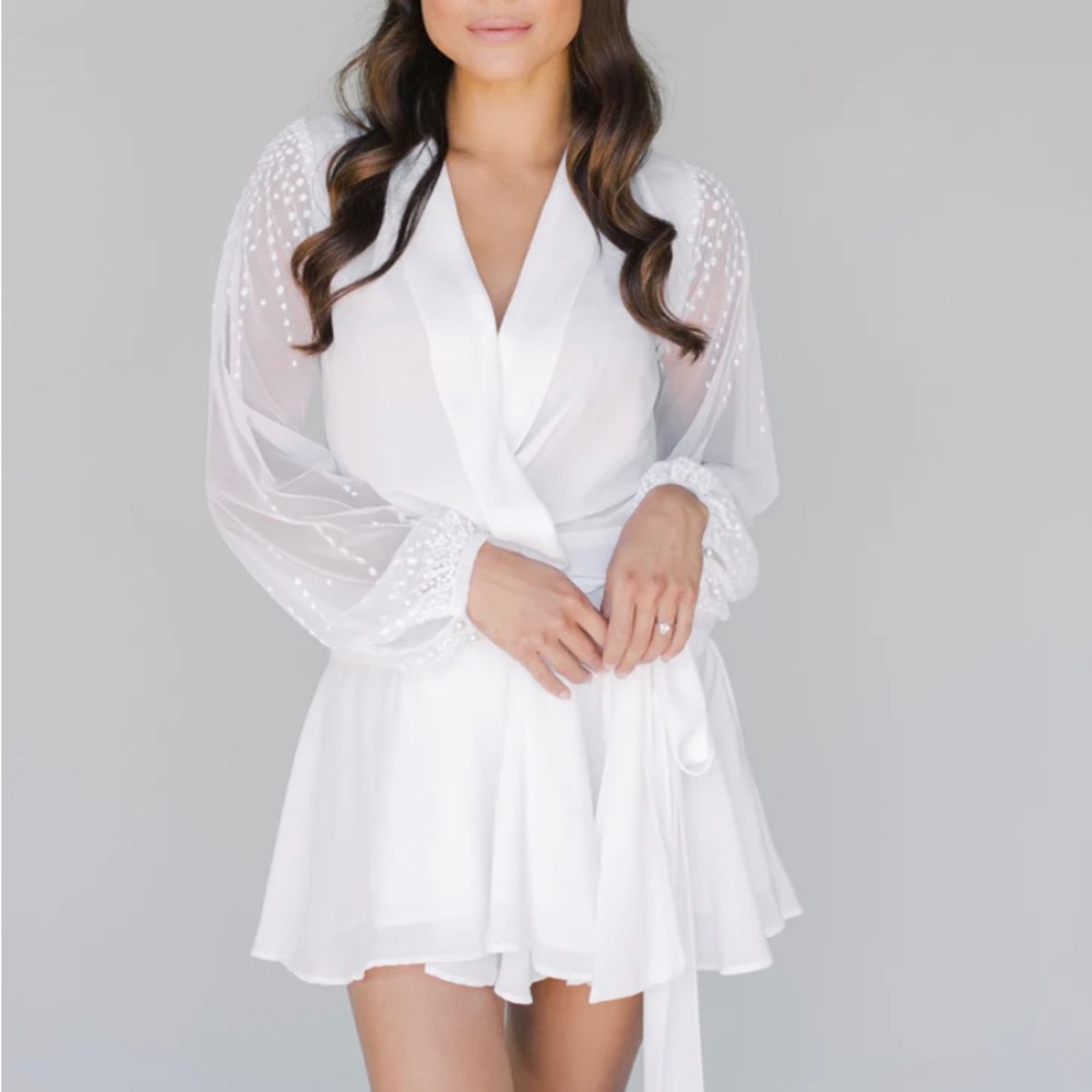 Robed with love Alana robe- White